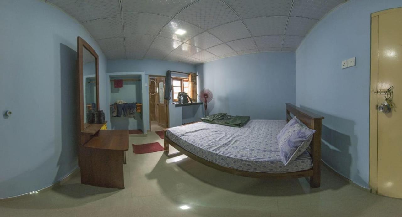 Apple Sara Home Stay Канди Екстериор снимка