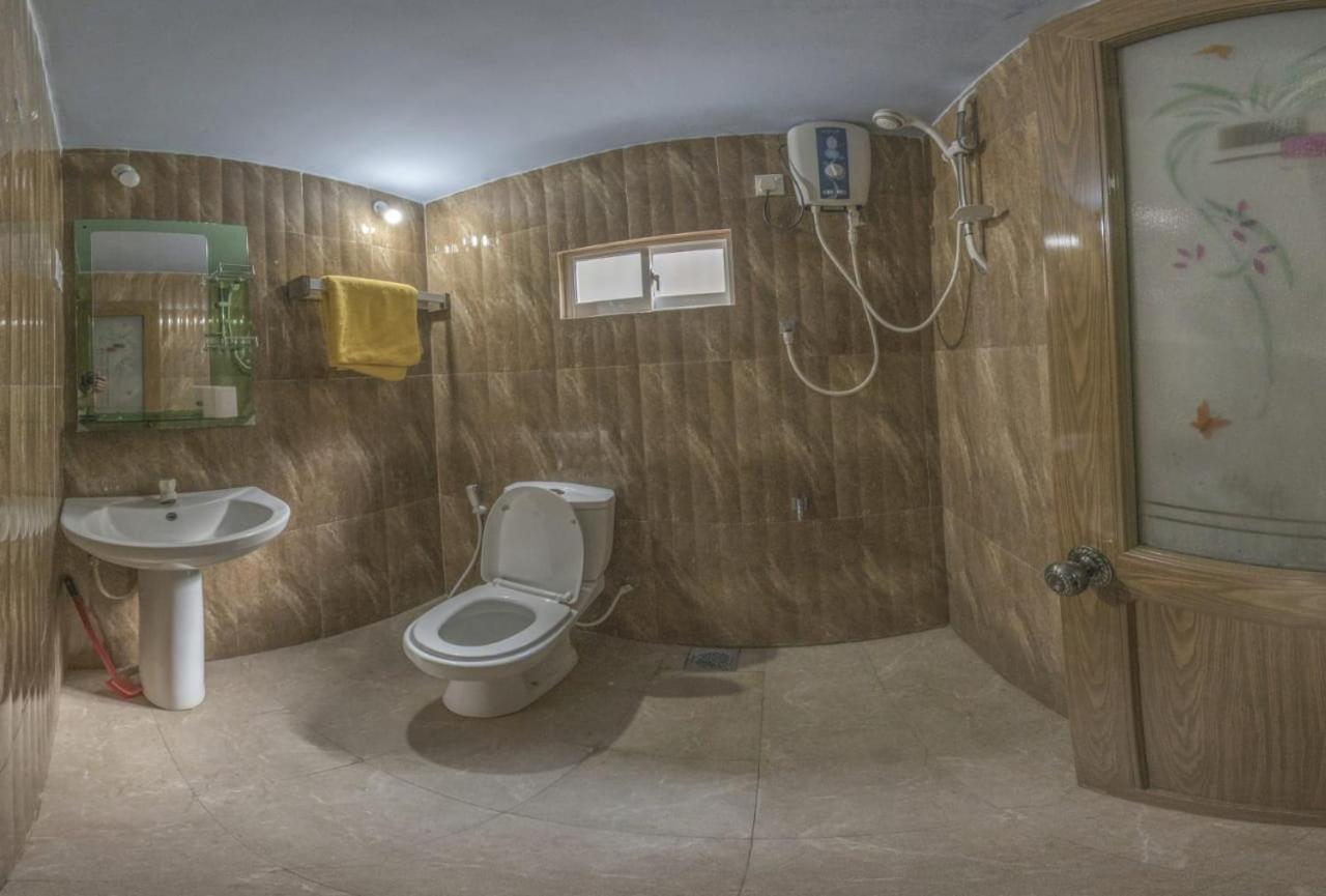 Apple Sara Home Stay Канди Екстериор снимка