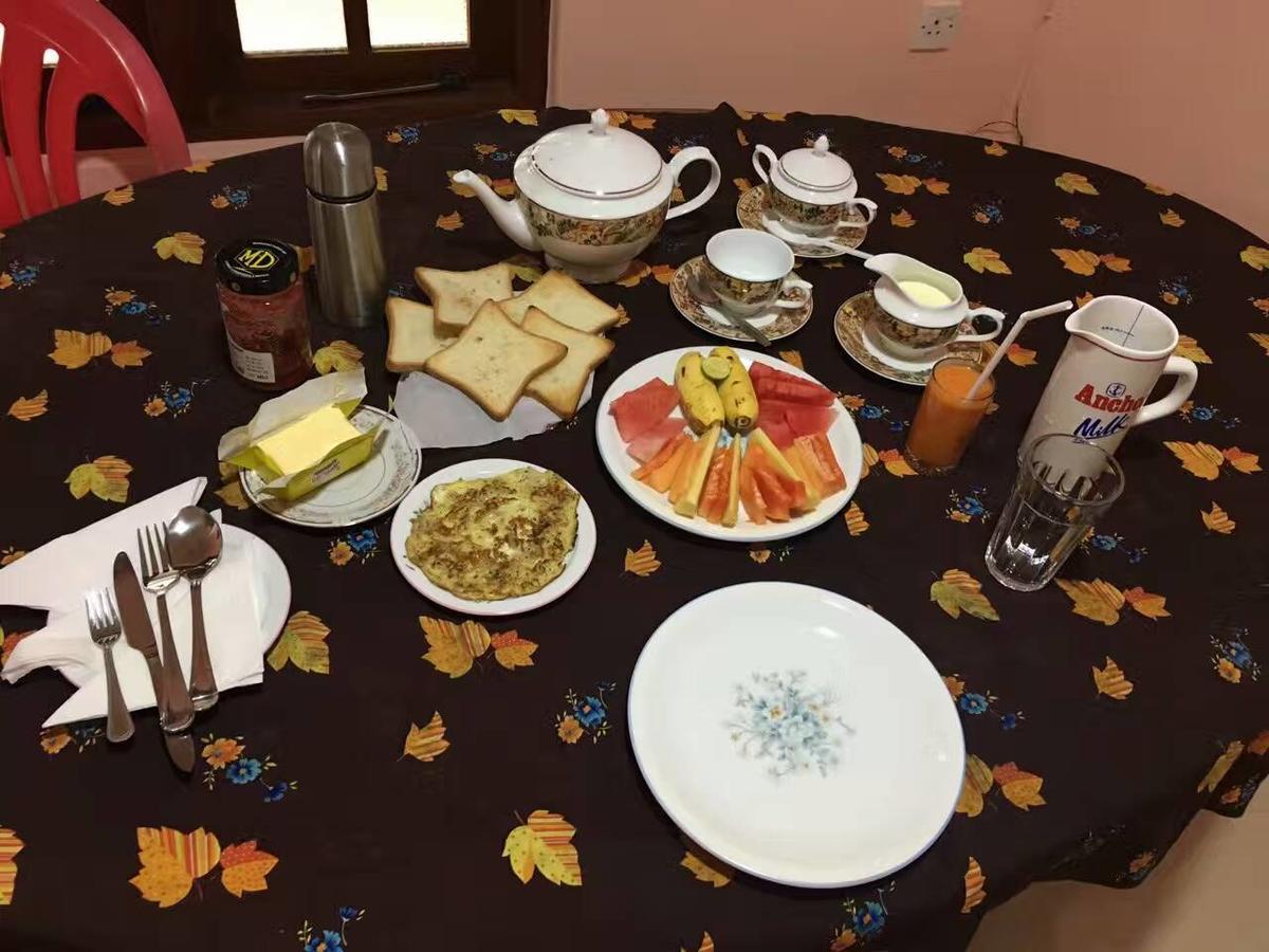 Apple Sara Home Stay Канди Екстериор снимка